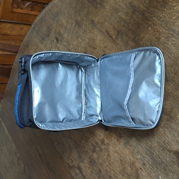 Black and blue lunchbox - Picture 4 of 9